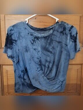 SHEIN Blue Marble Tie-Dye Twist-Front Crop Top
